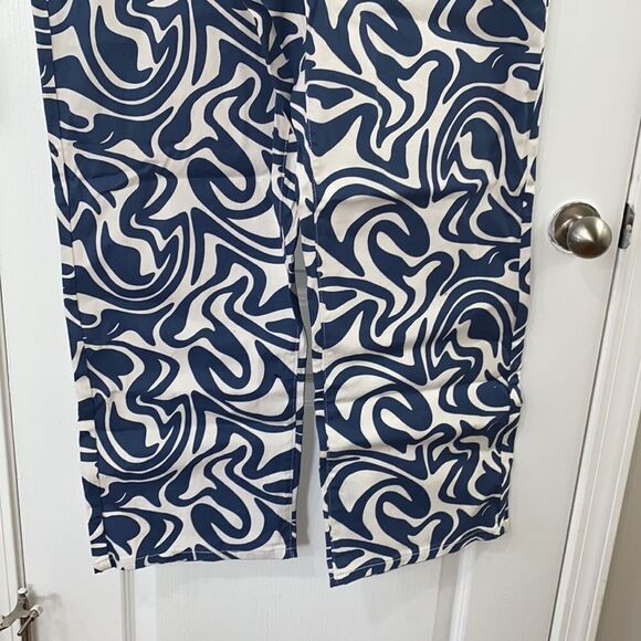 Super Cute Plus Size Blue Groovy Jeans - NWT💙🤍 - Picture 5 of 8